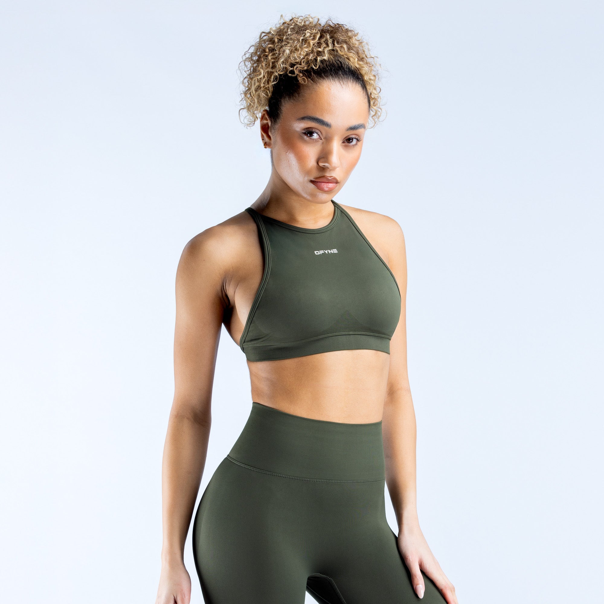 DFYNE Dynamic High Neck Backless Sports BH Dame Olivengrøn | JX2058341