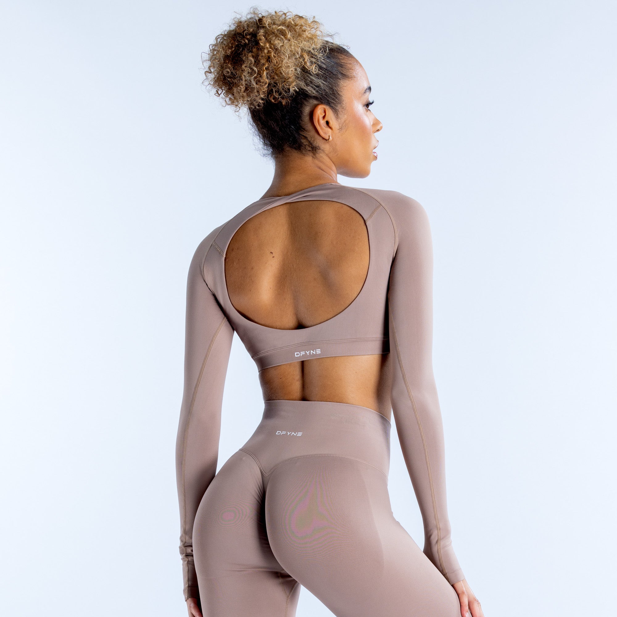 DFYNE Dynamic Long Sleeve Crop Top Dame Beige | IR7036148