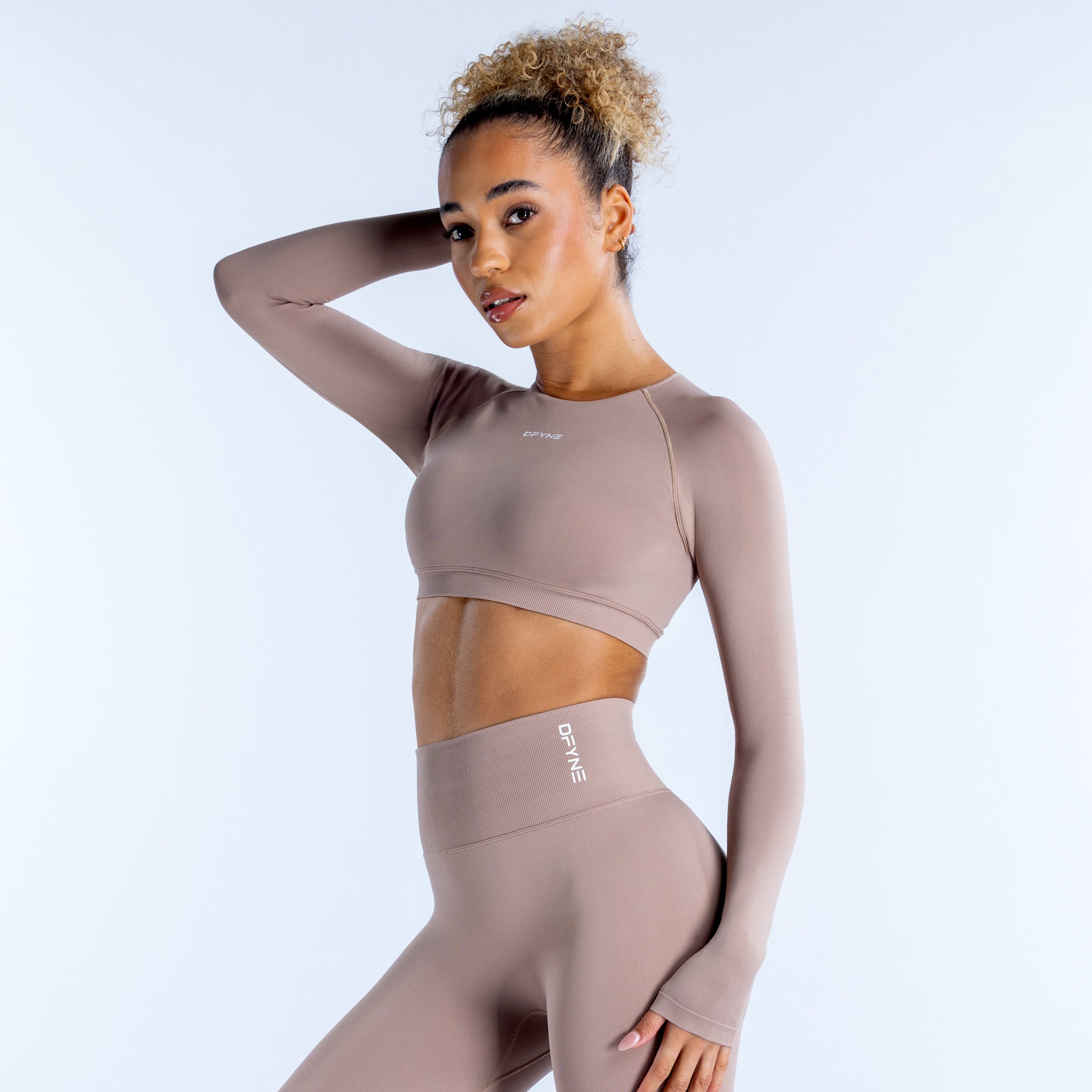 DFYNE Dynamic Long Sleeve Crop Top Dame Beige | IR7036148
