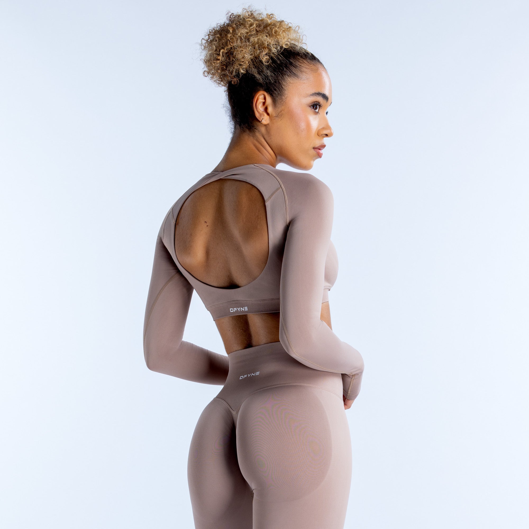DFYNE Dynamic Long Sleeve Crop Top Dame Beige | IR7036148