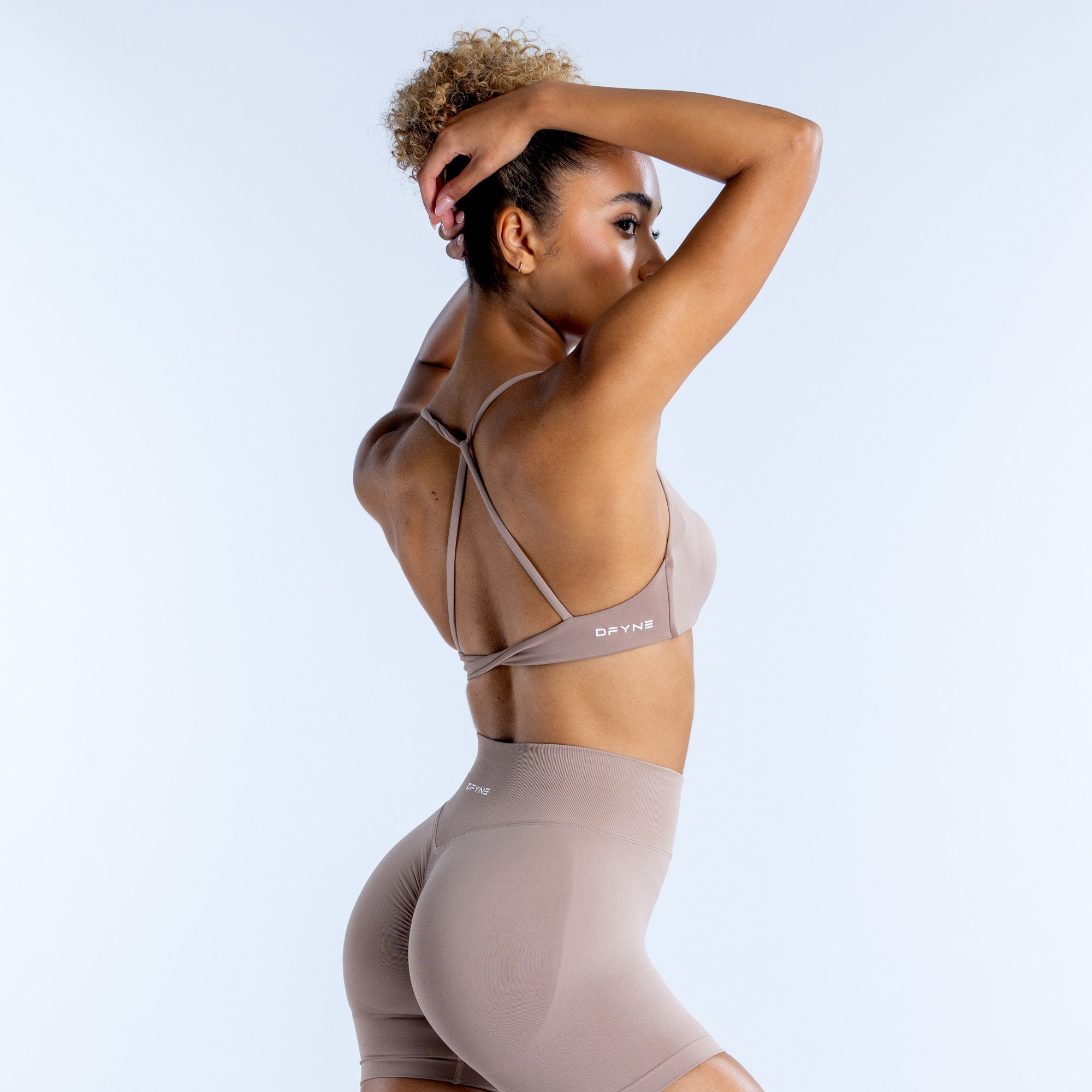 DFYNE Dynamic Twist Back Sports BH Dame Beige | RX6158407