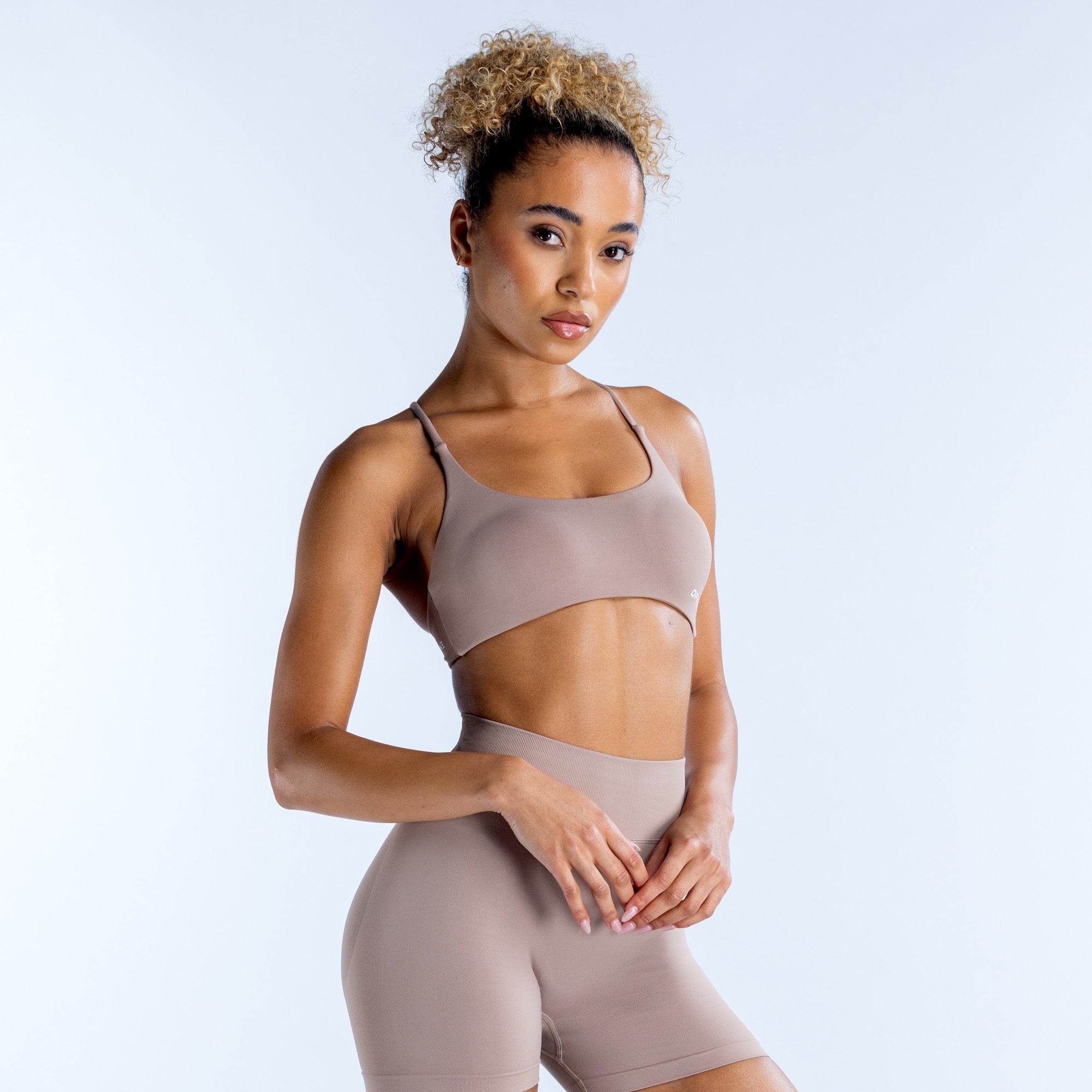 DFYNE Dynamic Twist Back Sports BH Dame Beige | RX6158407