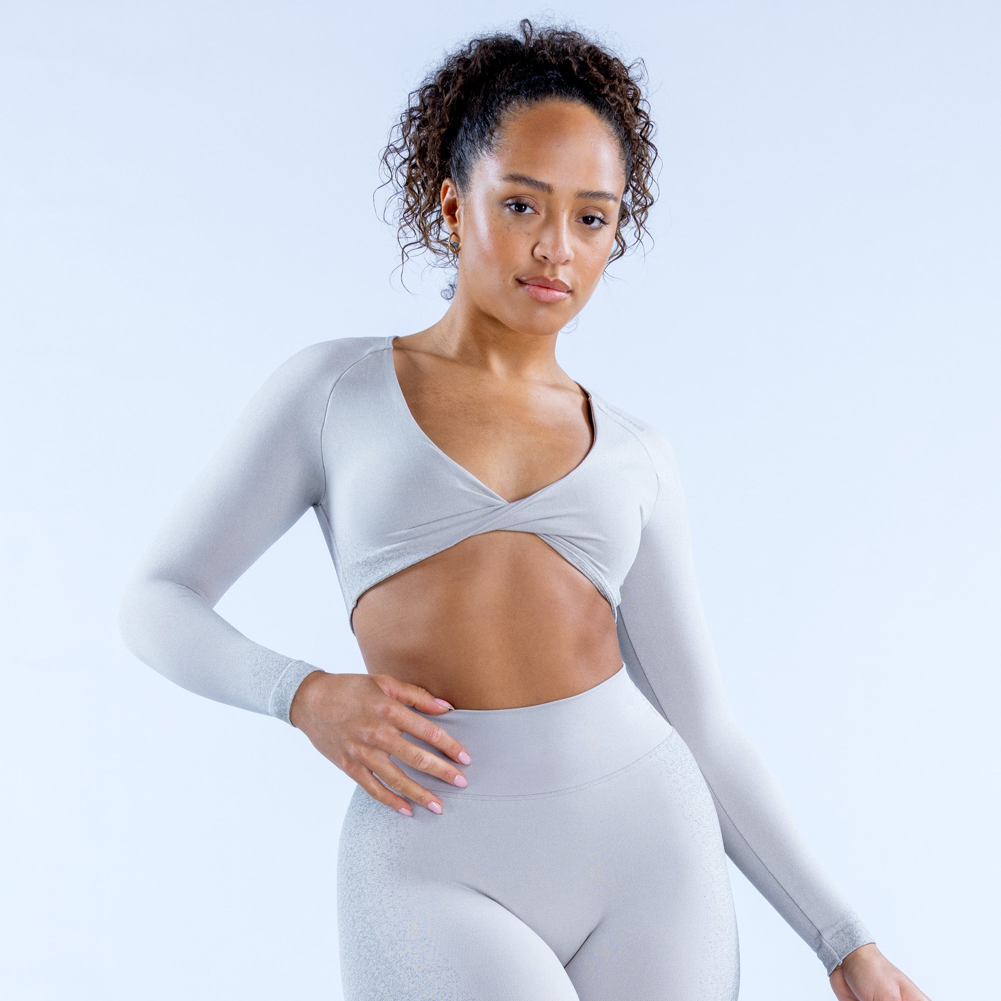 DFYNE Ignite Twist Front Crop Top Dame Lysegrå | NO6859204