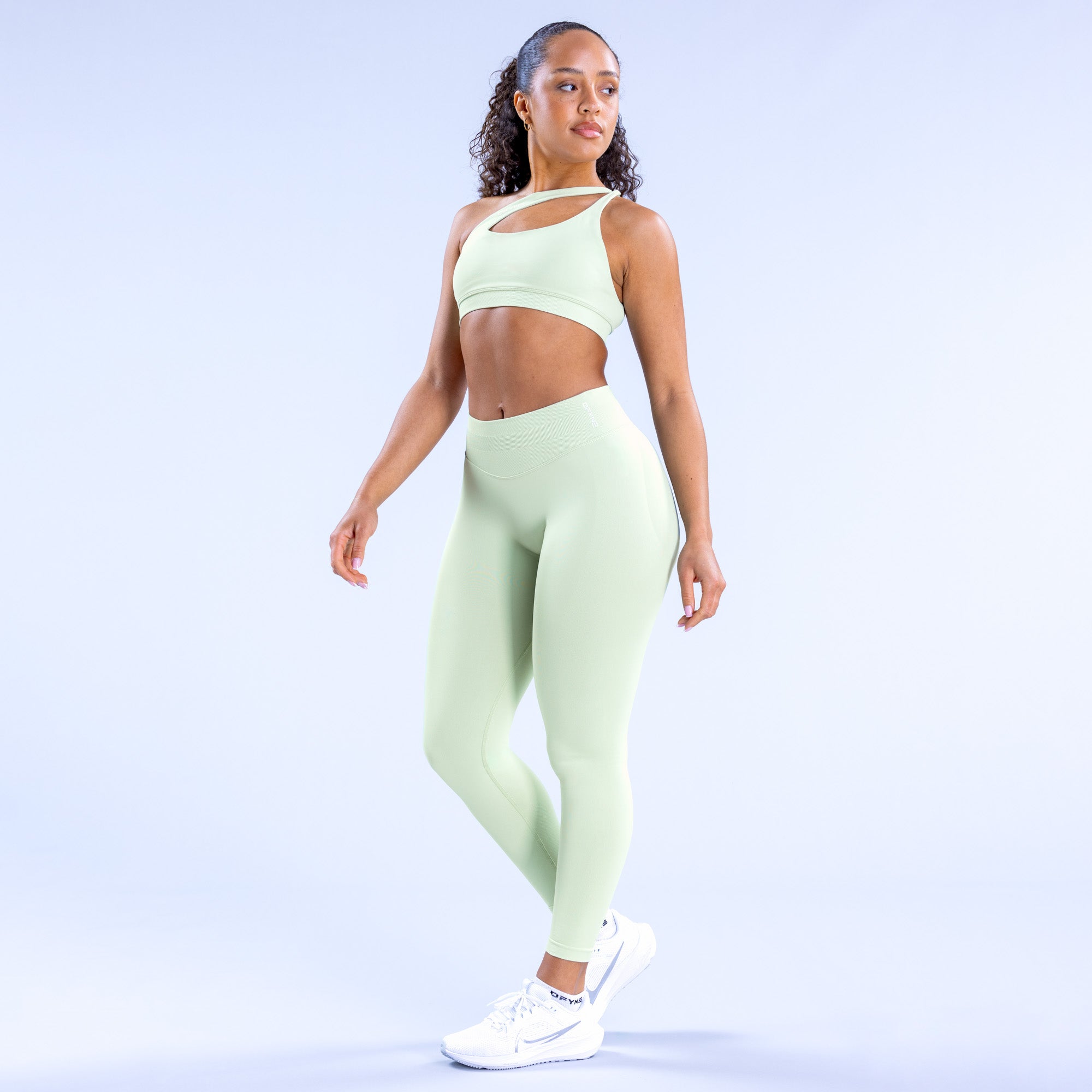 DFYNE Impact Asymmetric Sports BH Dame Grøn | DS6371850