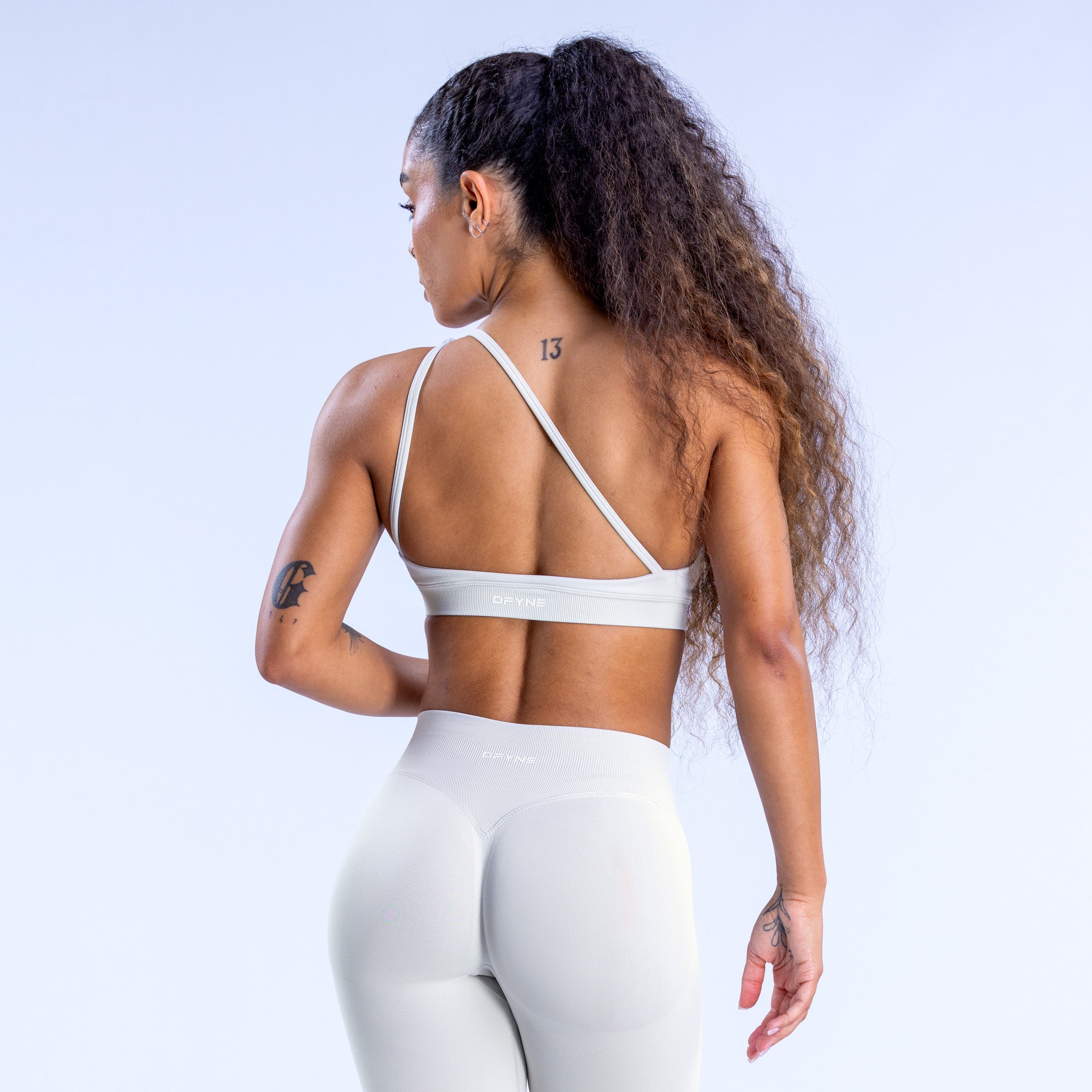 DFYNE Impact Asymmetric Sports BH Dame Hvide | AF7089356