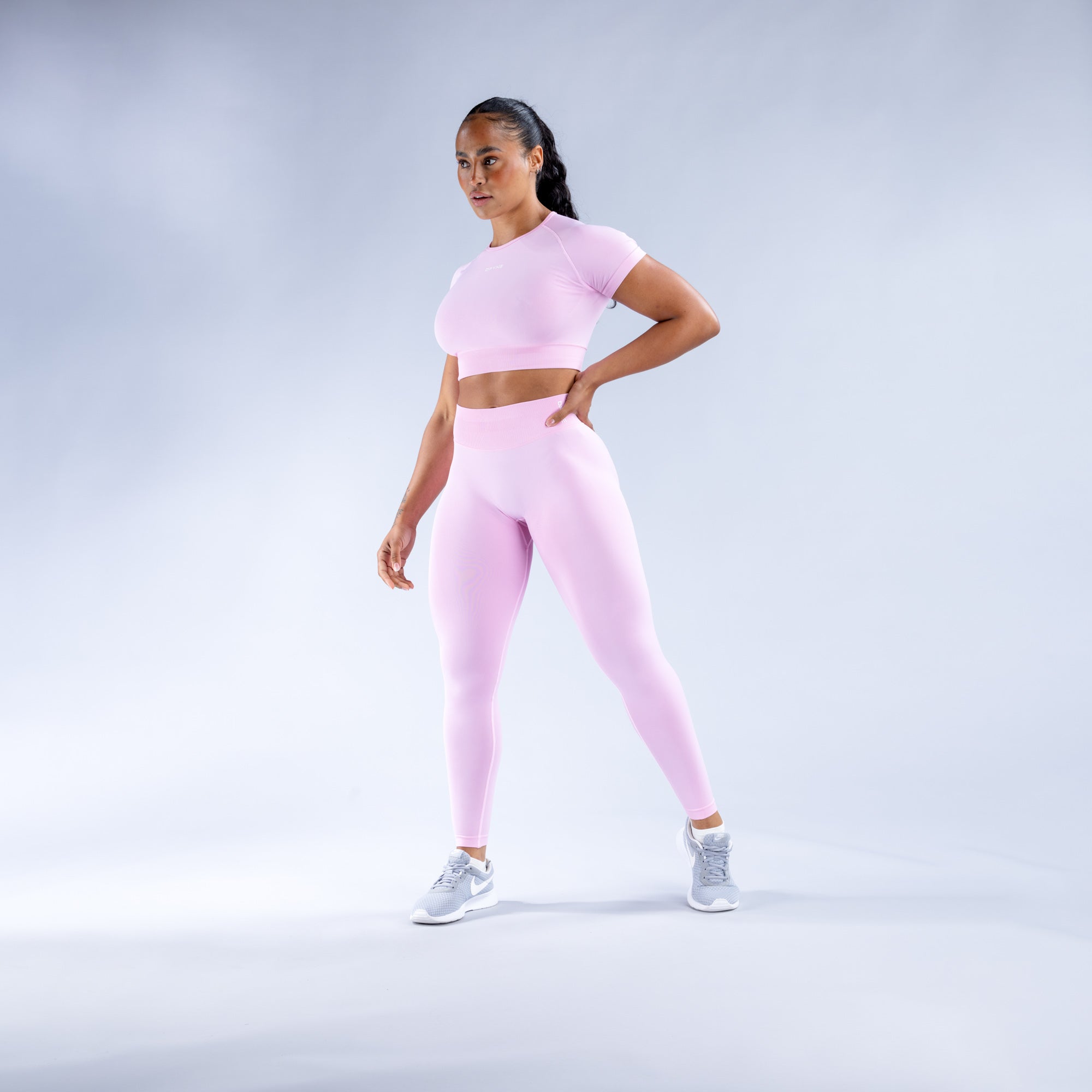 DFYNE Impact Crop Top Dame Lyselyserød Lyserød | IS8039764