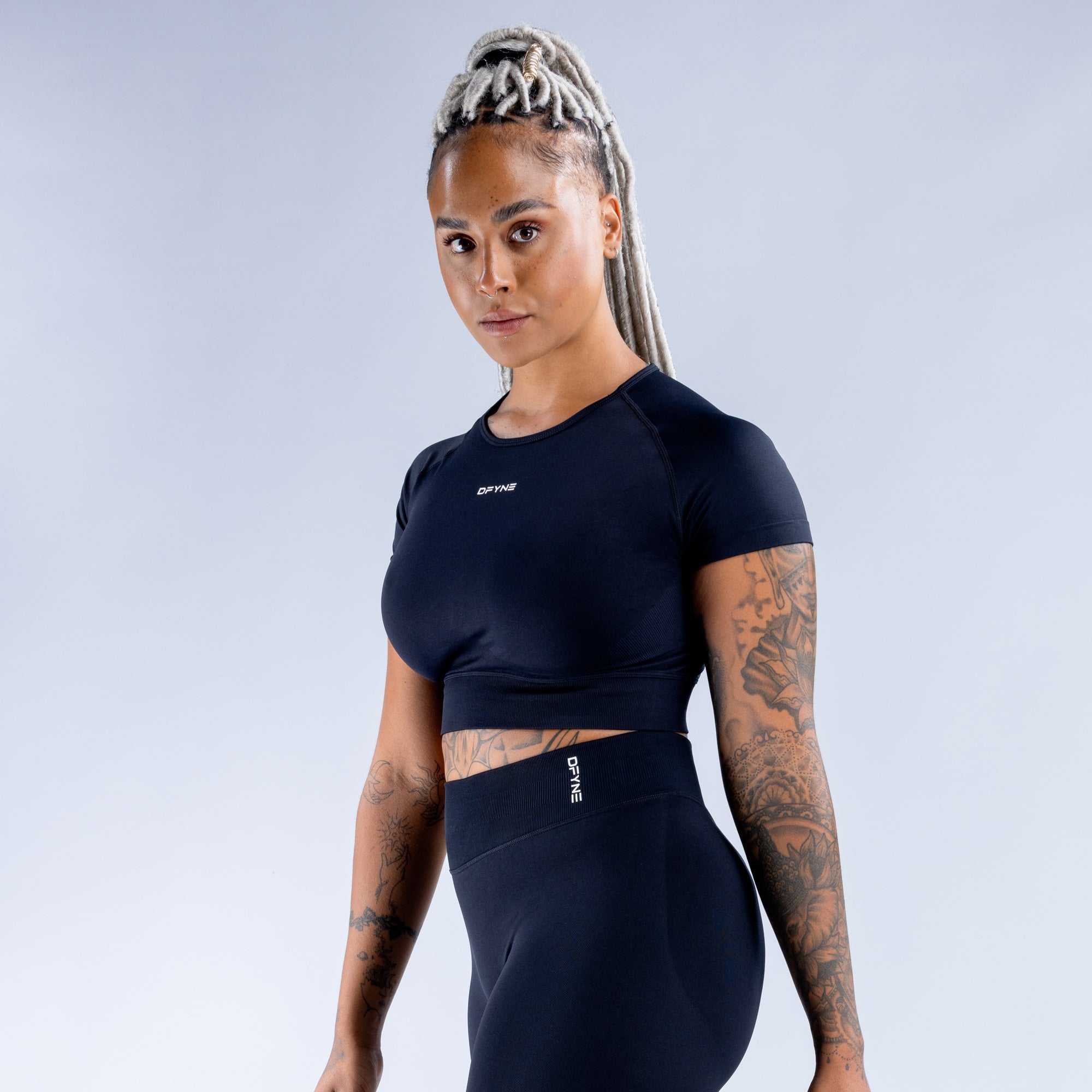 DFYNE Impact Crop Top Dame Sort | GU5746893