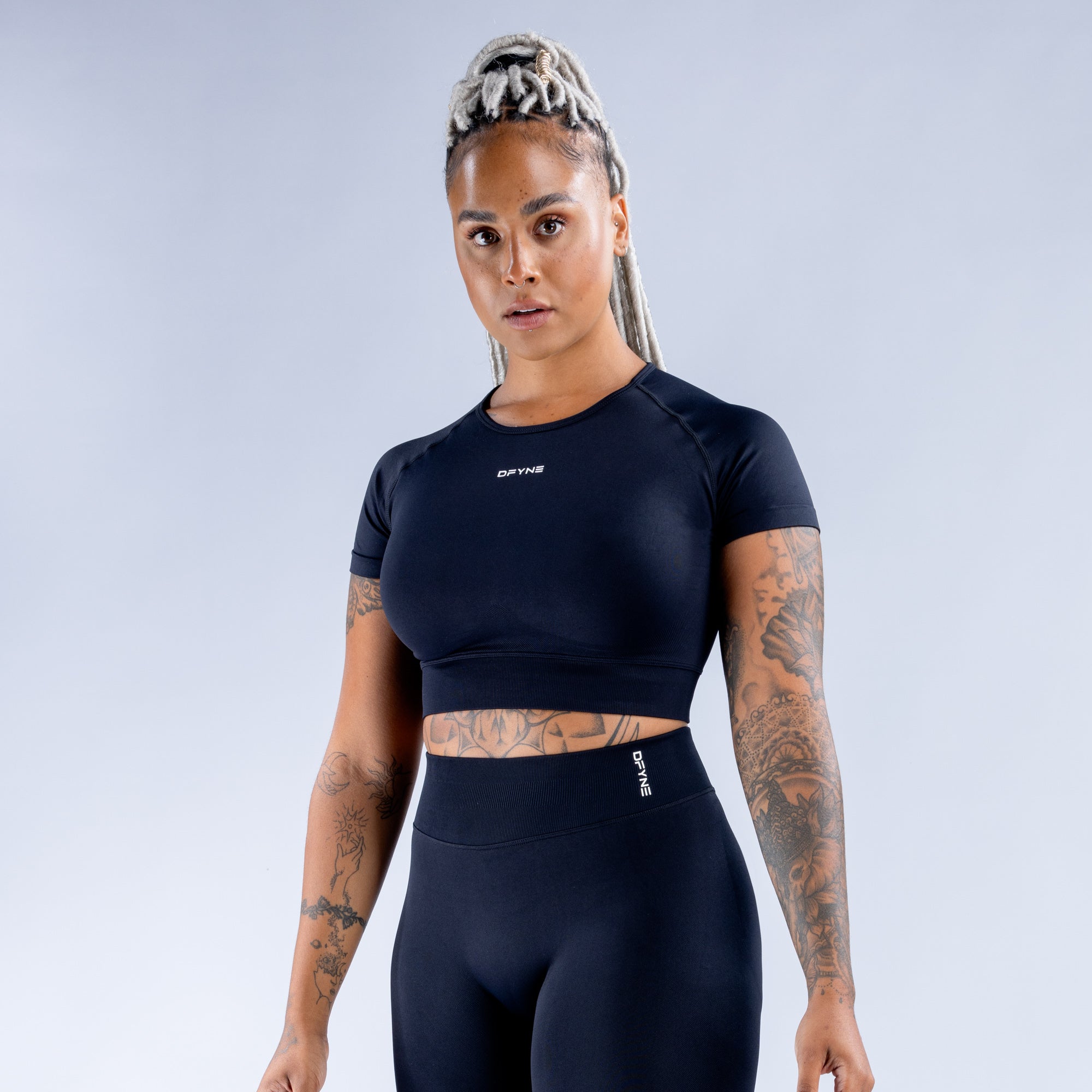 DFYNE Impact Crop Top Dame Sort | GU5746893