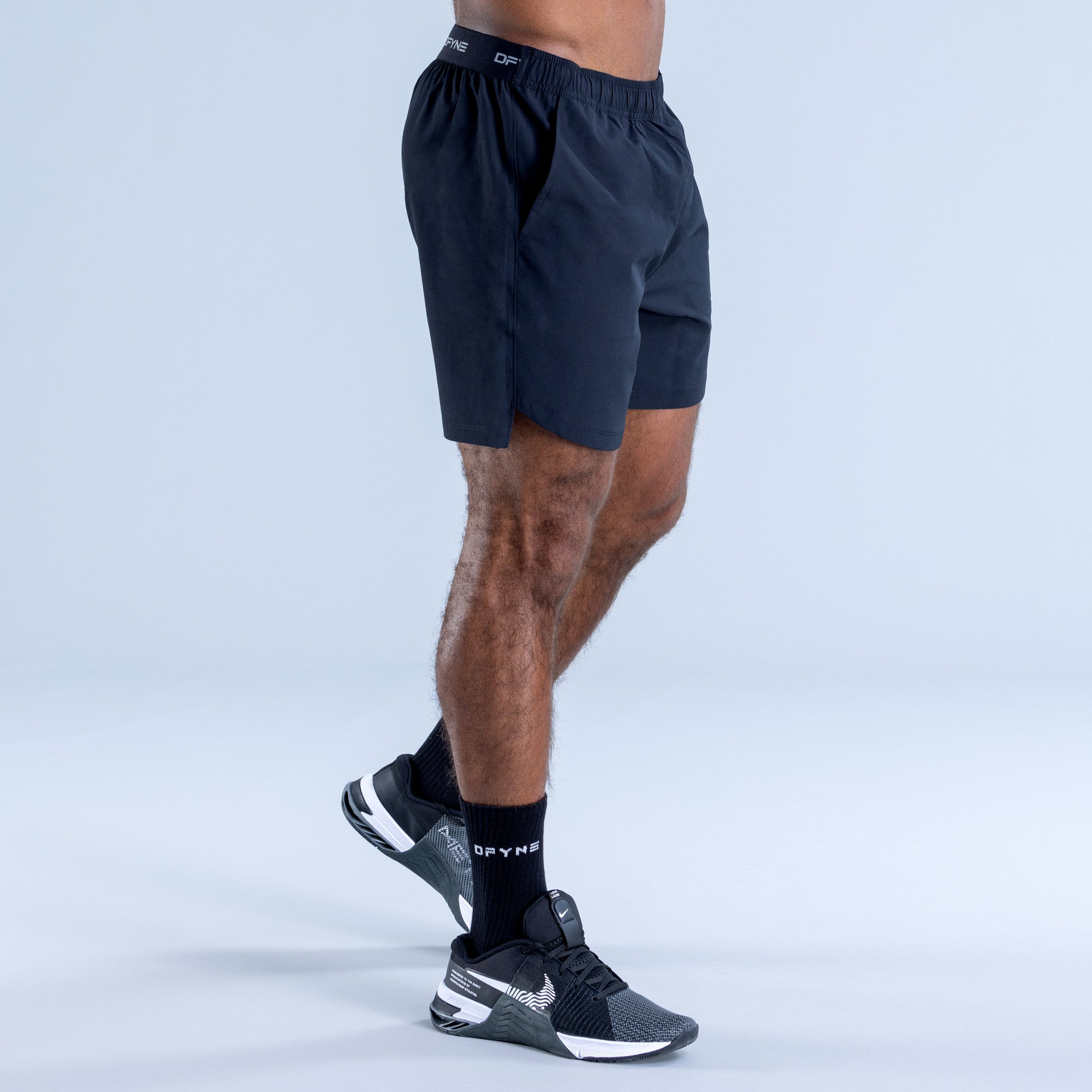 DFYNE Stealth Training Shorts Herre Sort | UK3860951